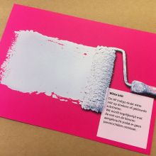 full colour en wit op roze papier