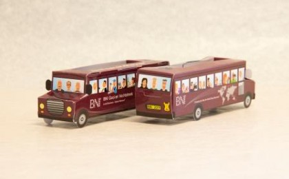 Bus van Karton
